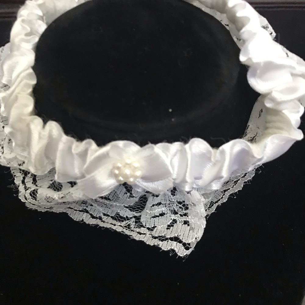 Wedding garters - Picture 3 of 3
